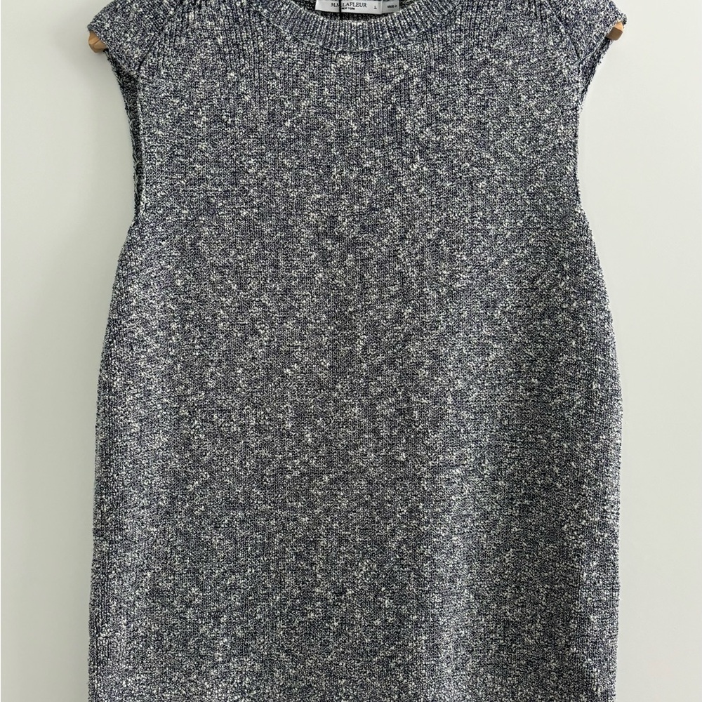 Sleeveless Navy knit Boucle sweaters